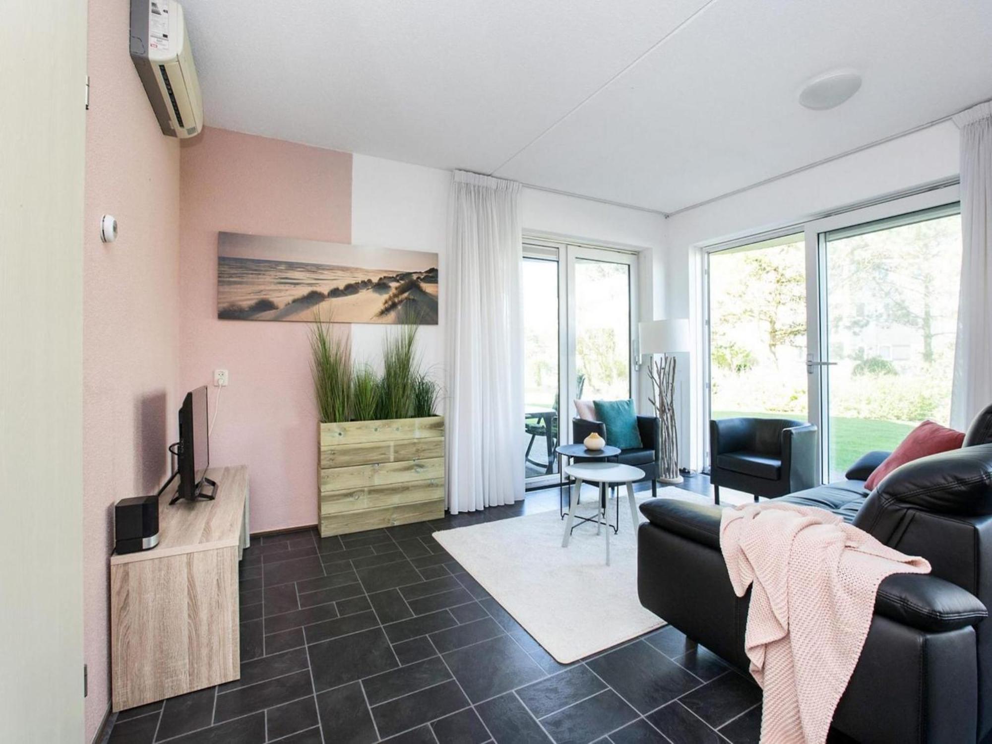 Seaside Elegant Apartment With Terrace Julianadorp Exterior photo
